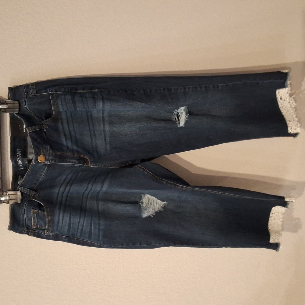 LANE BRYANT Boyfriend distressed Capri Fit jean, Dark blue Denim, Size 16